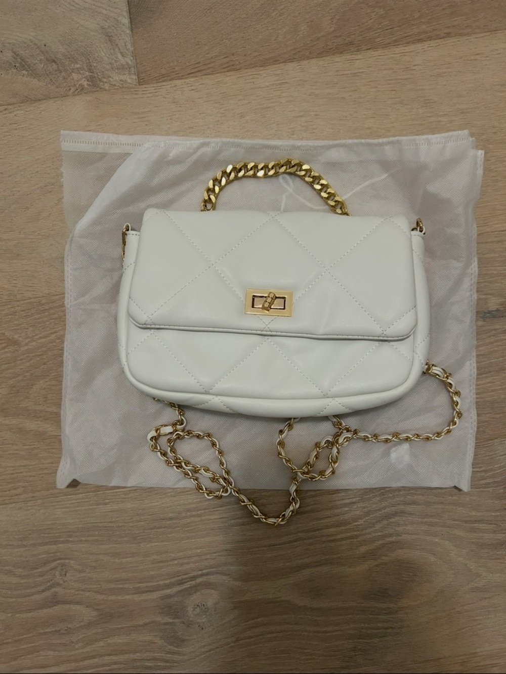 Quilted White Chain Shoulder Bag with Gold Hardware